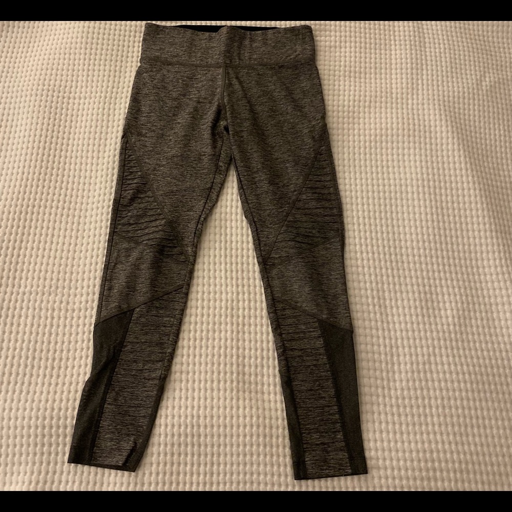 Pink Victoria’s Secret crop leggings XS